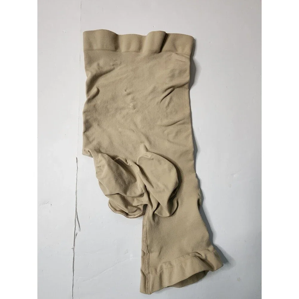 Skims Shapewear Womens Small Clay Short Leg Left Leg Exposed Butt Lifting NWOT